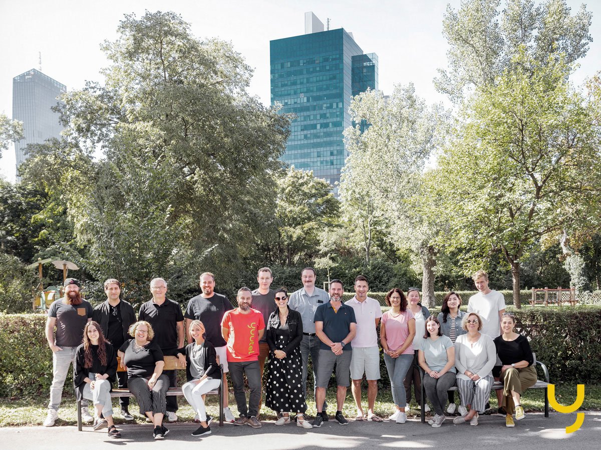 Das yuutel Team in einem schönen Park